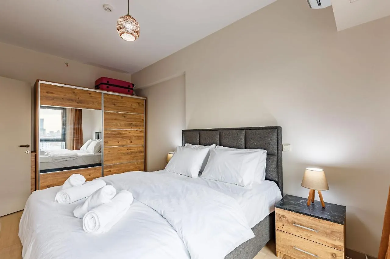 Modern Apartment With Fantastic City Near Kadikoy
